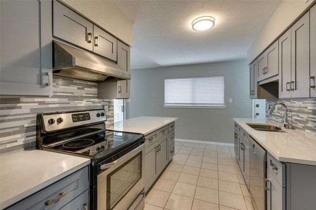 Photo - 114 Camilla Ln House