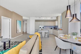 Building Photo - 4010 S Ocean Dr