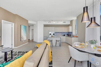 Building Photo - 4010 S Ocean Dr