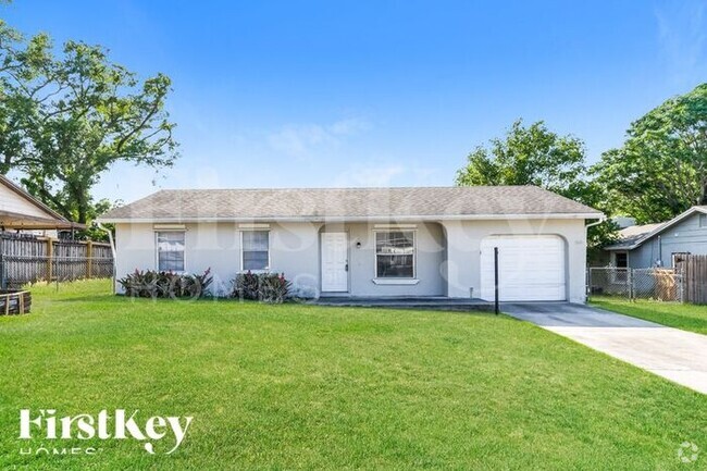 Building Photo - 5540 Lesser Dr