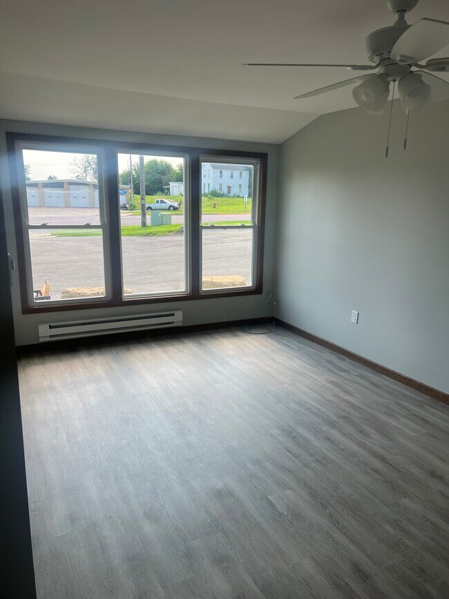 Sala de estar - 119 N Main St