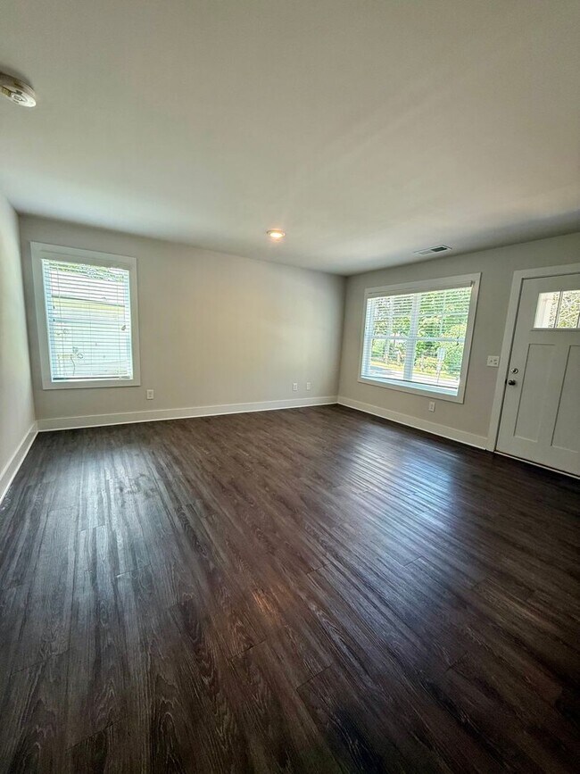 Foto del edificio - 2/2.5 single family home near Lake Lanier