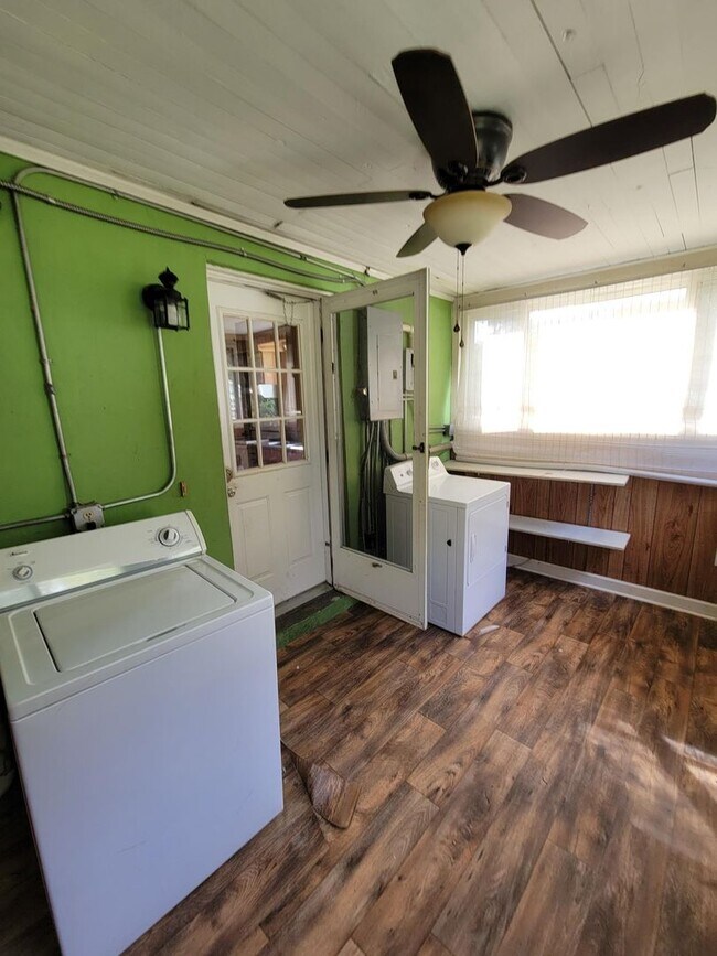 Foto del edificio - Spacious 5 Bedroom Home in Ashland, VA