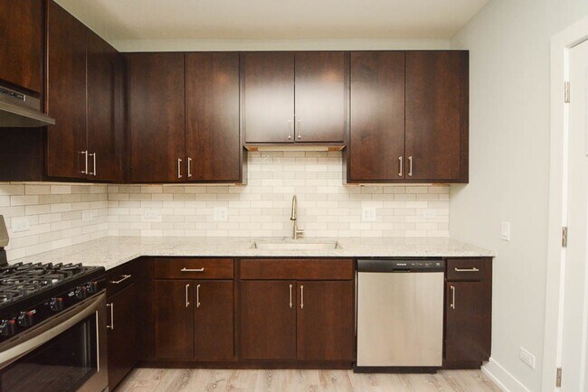 Foto del edificio - 1149 Maple Ave