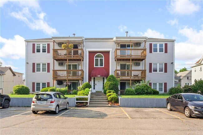 Building Photo - 555 Diamond Hill Rd
