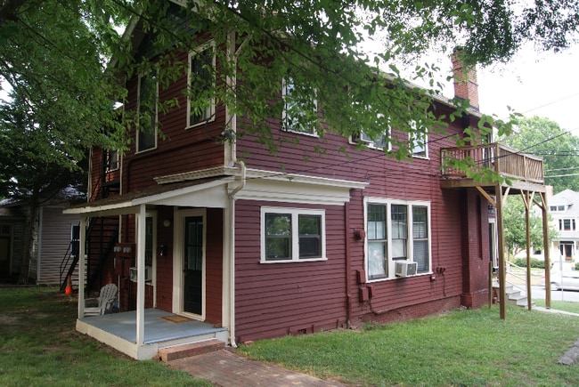 Foto del edificio - 600 Devereux St