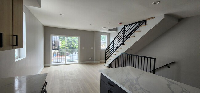 Foto del edificio - 5729 Klump Ave