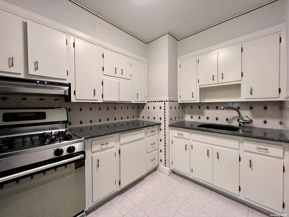 Foto principal - 26-47-47 28th St