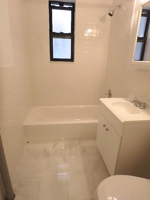 Foto del edificio - 4328 39th Pl