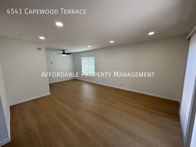 Foto del edificio - 4541 Capewood Terrace