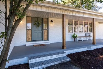 Building Photo - 104 Suffield St