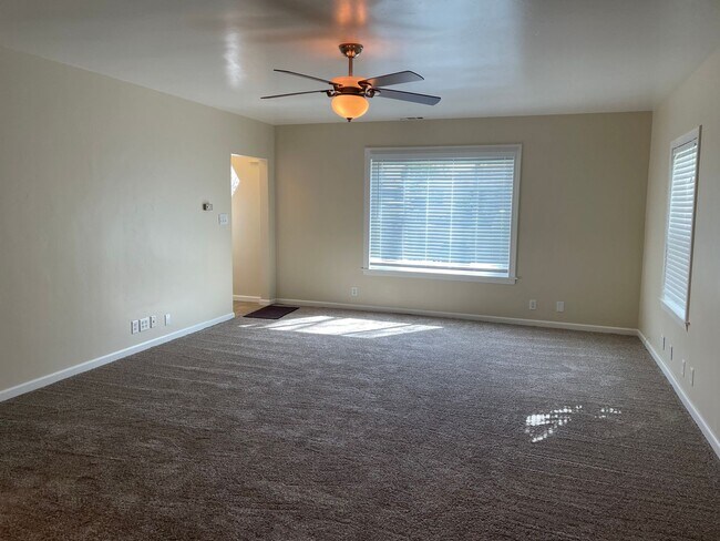 Building Photo - East Sacramento Single Family Home