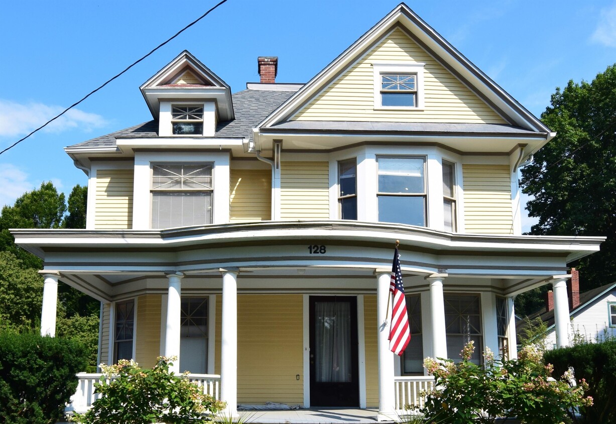 Foto principal - 128 S Pearl St