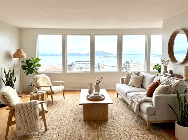 Living area - 1015 Francisco St