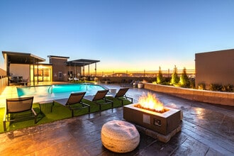 Building Photo - The Cosmopolitan