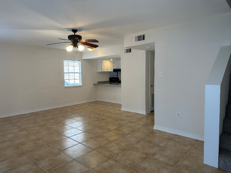 Foto del edificio - 519 Cedarwood Dr