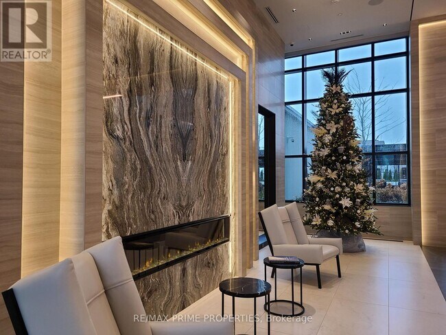 Building Photo - 10 Eva Rd