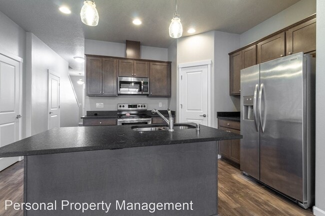 Building Photo - 3 br, 2.5 bath House - 5835 NE 56th Place
