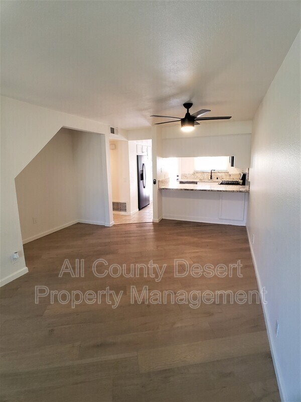 Building Photo - 399 Tava Ln