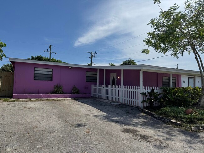 Foto del edificio - 5624 Purdy Ln