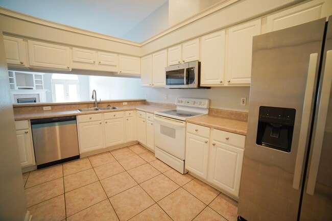 Foto del edificio - 1060 Kingdom Dr