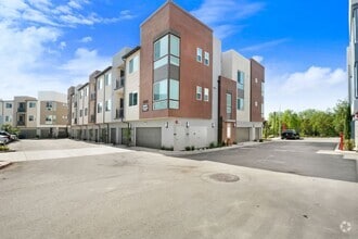 Building Photo - 4100 E Cir Paseo