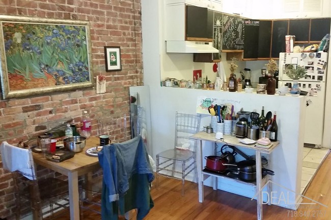 Building Photo - No Fee Huge 2 Bedroom Close to Barclay Center