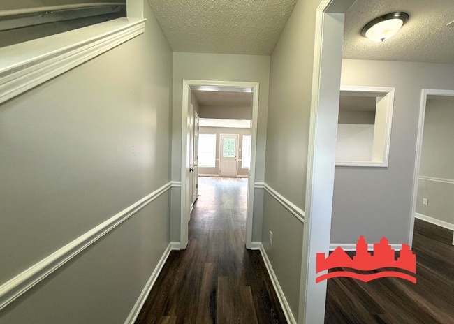 Building Photo - Charming and Updated 2-Bedroom Home for Rent!