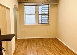 Building Photo - 633 W Deming Pl