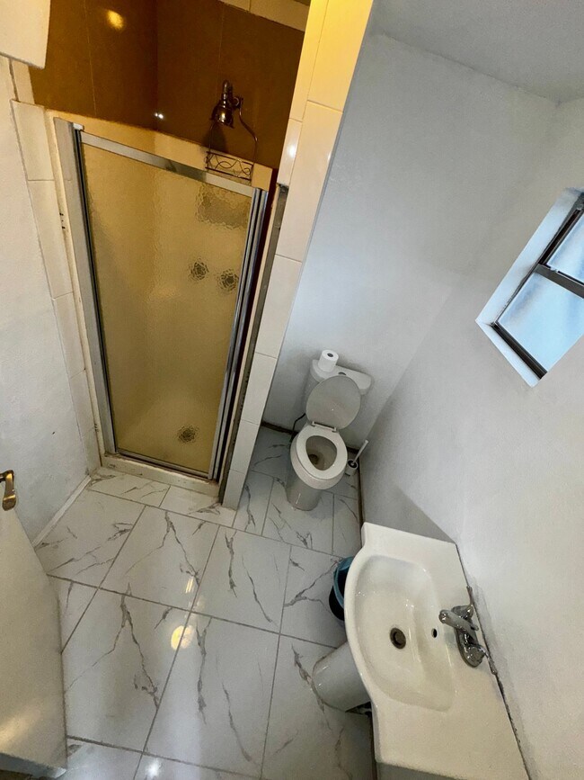Foto del edificio - 3309 S G Ln