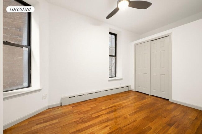 Foto del edificio - 316 W 51st St
