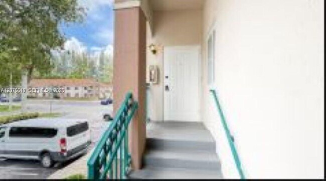 Foto del edificio - 2930 SE 13th Ave