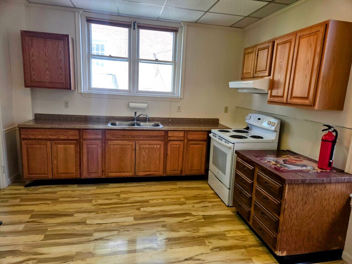 Primary Photo - 803 Walnut St