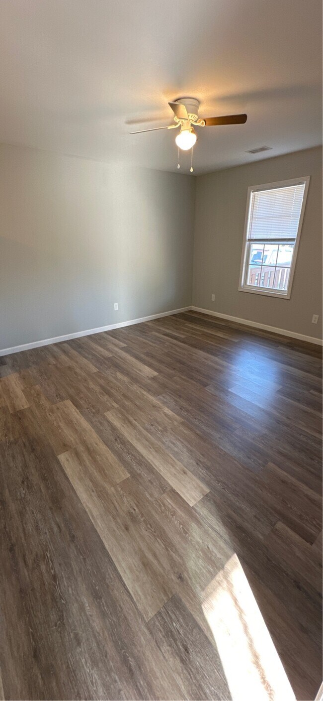 Foto del edificio - 1208 N Church St