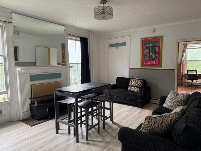 Building Photo - 103 College Ave (2026-2027)