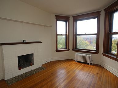 Building Photo - 3339 N Seminary Ave