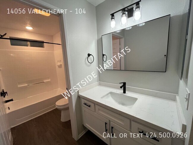 Foto del edificio - 14056 Valleyheart Dr