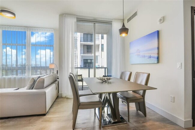 Building Photo - 777 N Ocean Dr