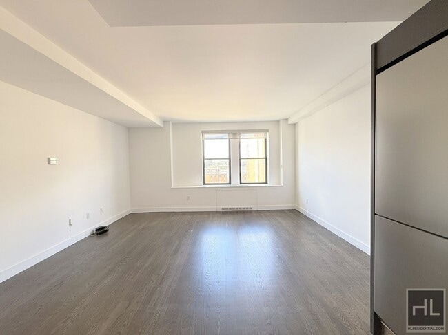 Building Photo - NO fee Sunny 1 bedroom 1 bathroom with was...