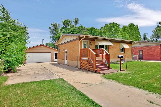 Building Photo - 2114 S Glenn Ave