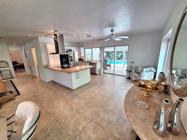 Foto del edificio - 1575 NE 38th St