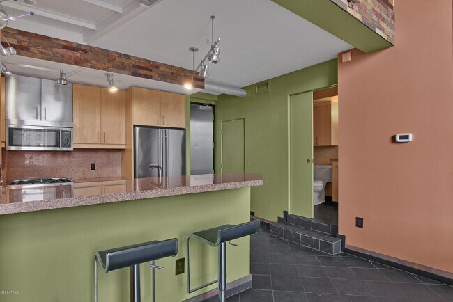 Foto del edificio - 7301 E 3rd Ave