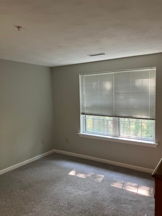 Foto del edificio - 7 Stoneridge Ln