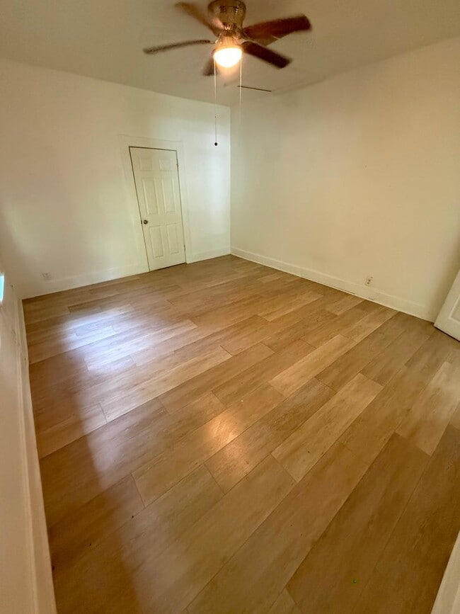 Foto del edificio - 1380 Live Oak St