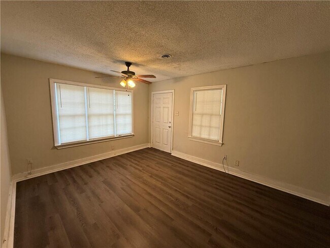 Foto del edificio - 1352 E Gulf Field Dr