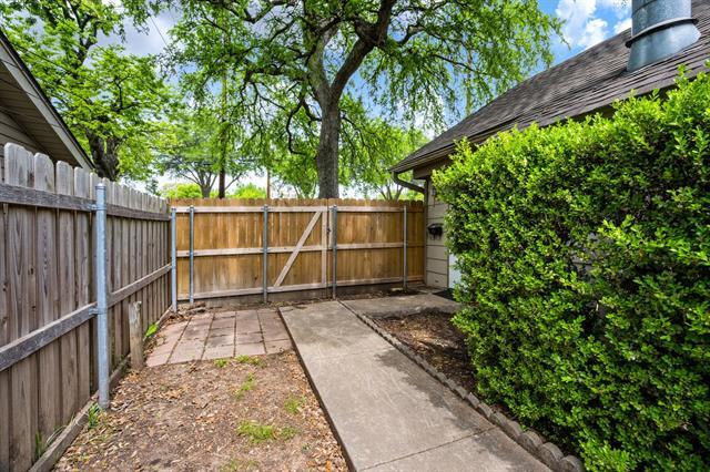 Foto del edificio - 1108 W Houston St