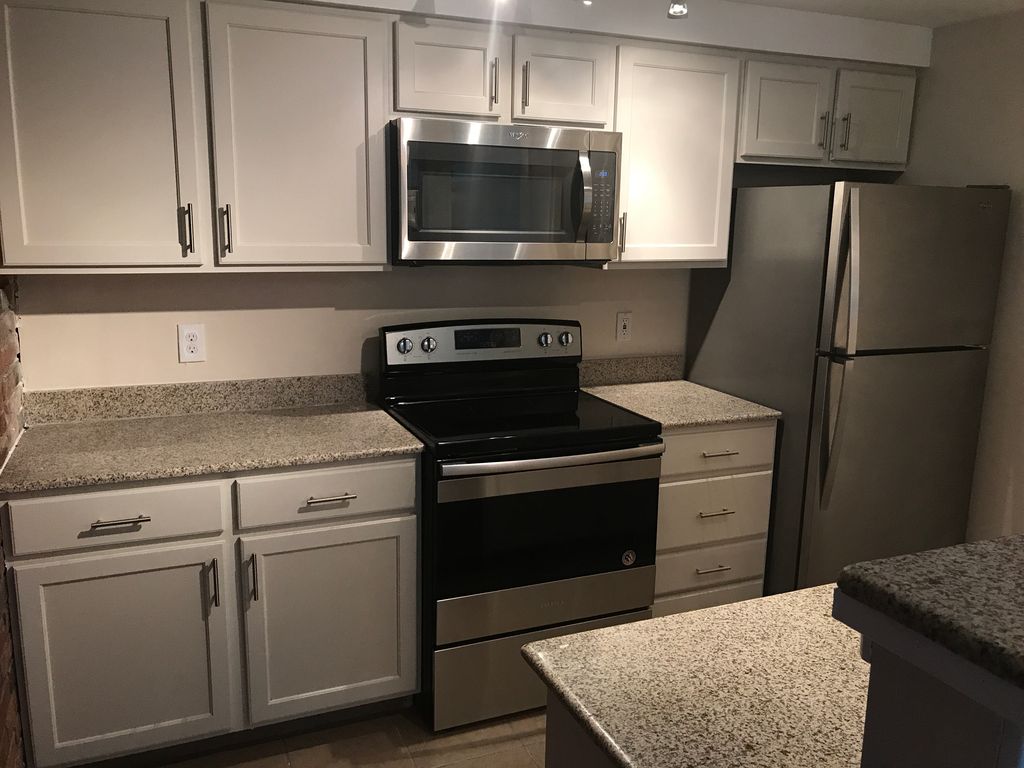 Kitchen - 7 Northwood Dr
