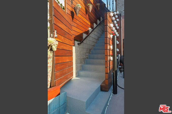 Foto del edificio - 475 36th Pl