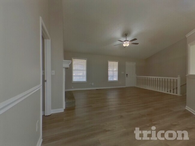 Foto del edificio - 128 Cliff Ct