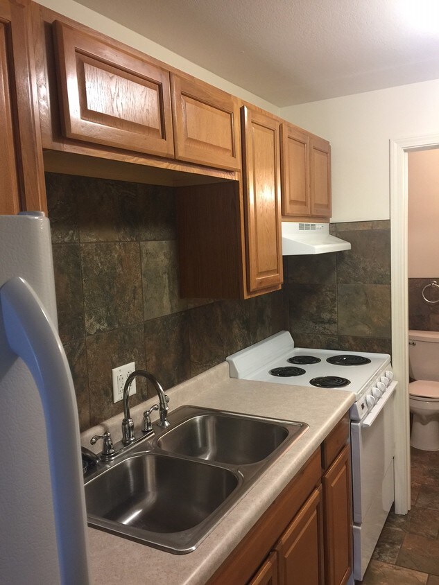 171 N W Ave, Bradley, IL 60915 Apartments in Bradley, IL